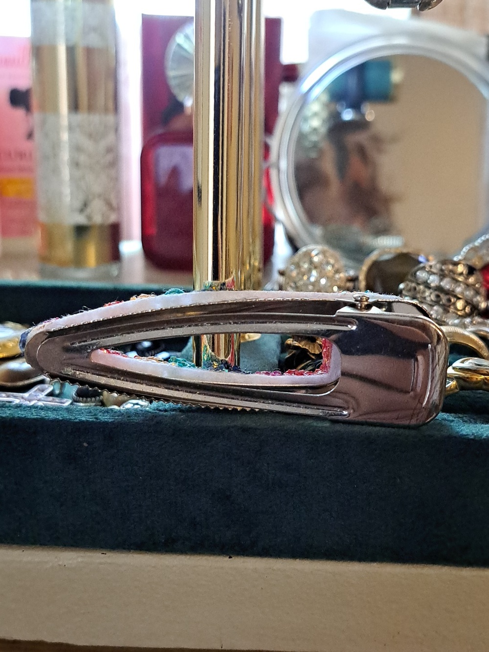 Glitter Rainbow Resin Hair Clip - Multi-Color Women Accessories - Picture 2 of 4